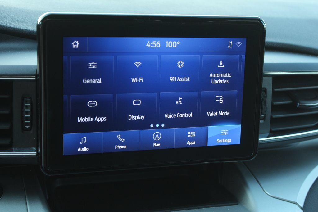 Certified 2021 Ford Explorer XLT w/ Equipment Group 202A AWD/4WD image 30