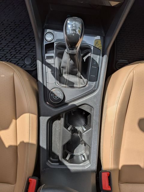 Used 2024 Volkswagen Tiguan SE AWD/4WD image 13