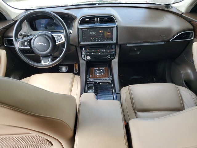 Used 2019 Jaguar F-PACE Prestige image 17