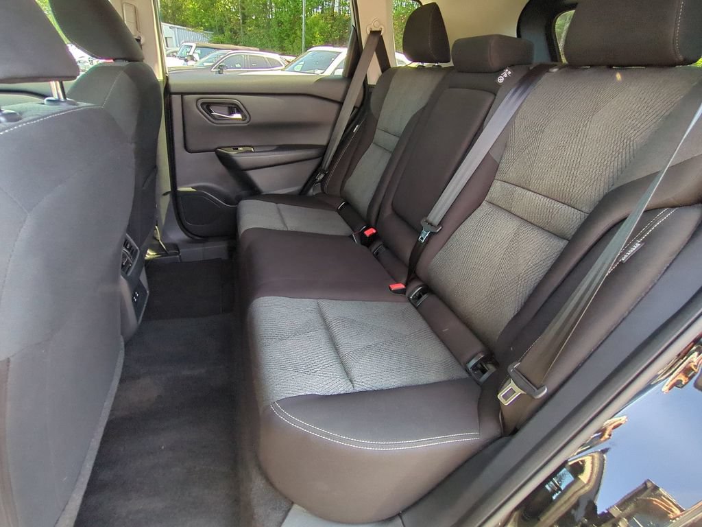 Used 2025 Nissan Rogue SV AWD/4WD image 15