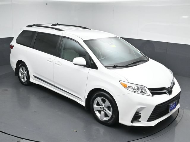 Used 2018 Toyota Sienna LE FWD image 41