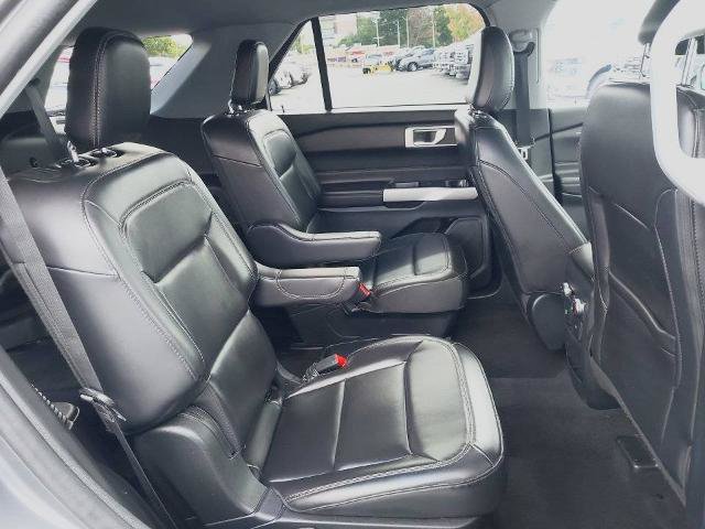 Certified 2021 Ford Explorer XLT w/ Equipment Group 202A AWD/4WD image 24