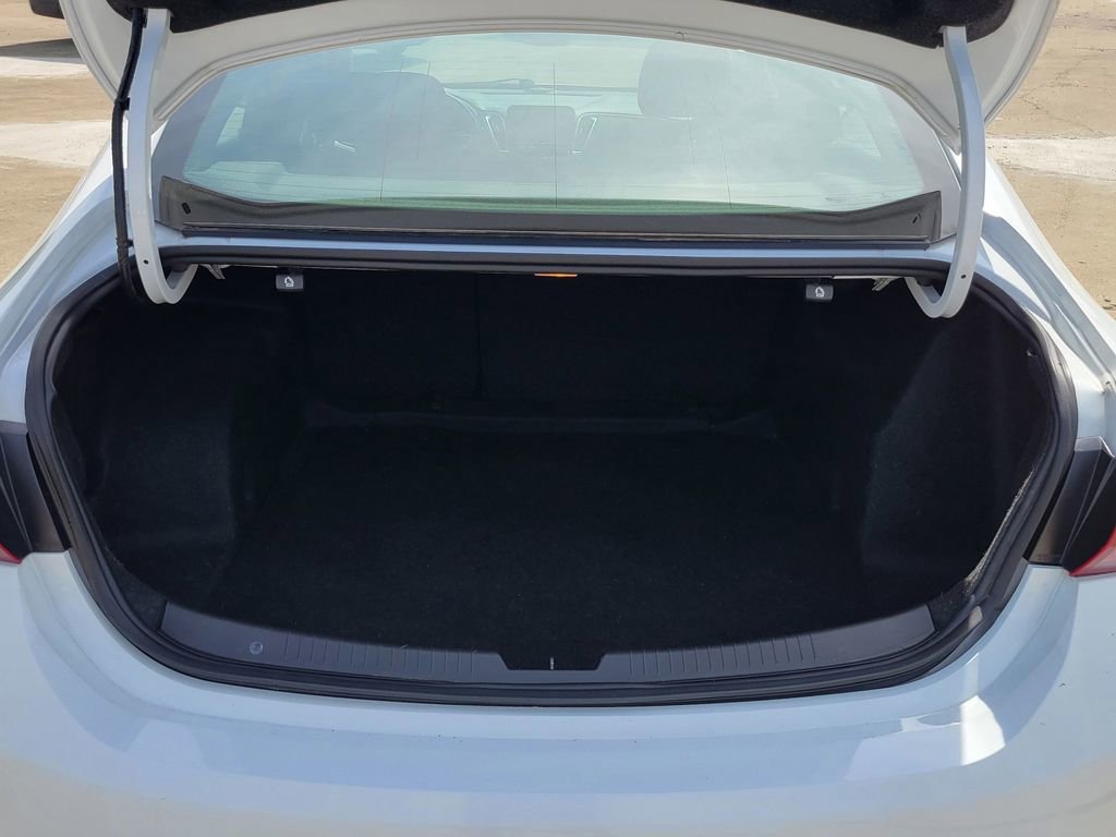 Used 2019 Chevrolet Malibu LT image 34