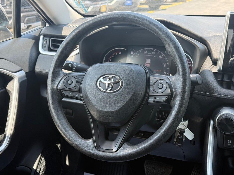 Used 2023 Toyota RAV4 LE AWD/4WD image 16