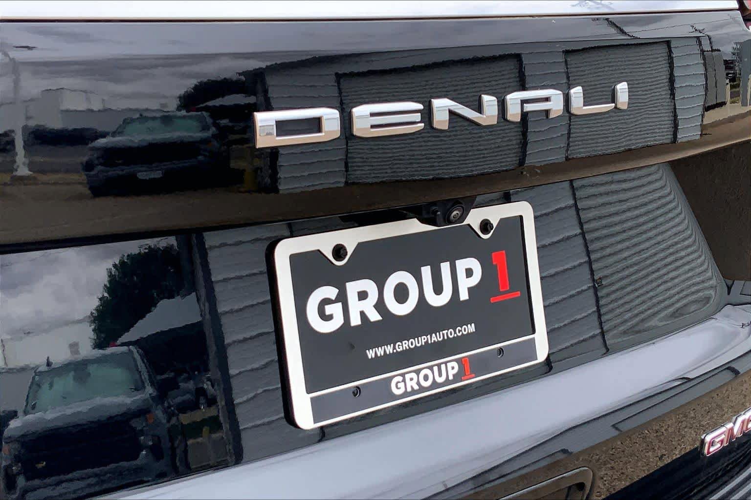 Used 2025 GMC Yukon XL Denali AWD/4WD image 10