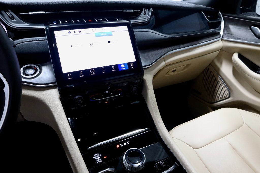 Used 2024 Jeep Grand Cherokee Limited 4xe image 31