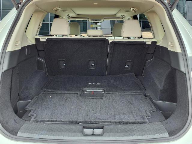 Used 2025 Nissan Rogue SL w/ Tech Package FWD image 10