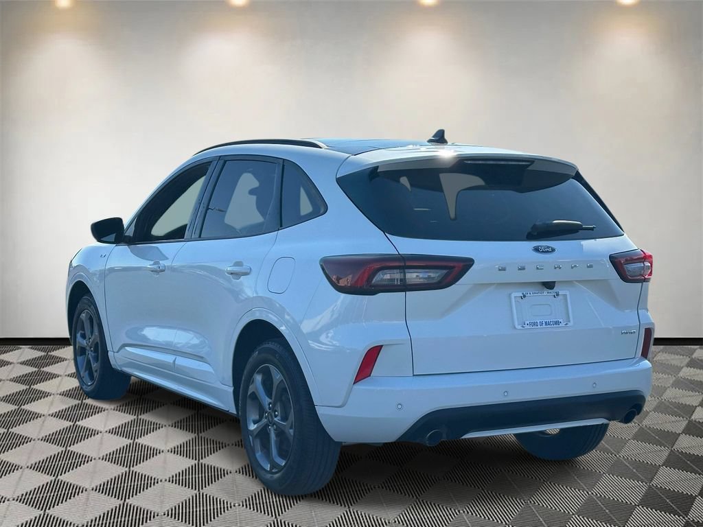 Certified 2024 Ford Escape ST-Line w/ Tech Pack #1 AWD/4WD image 5