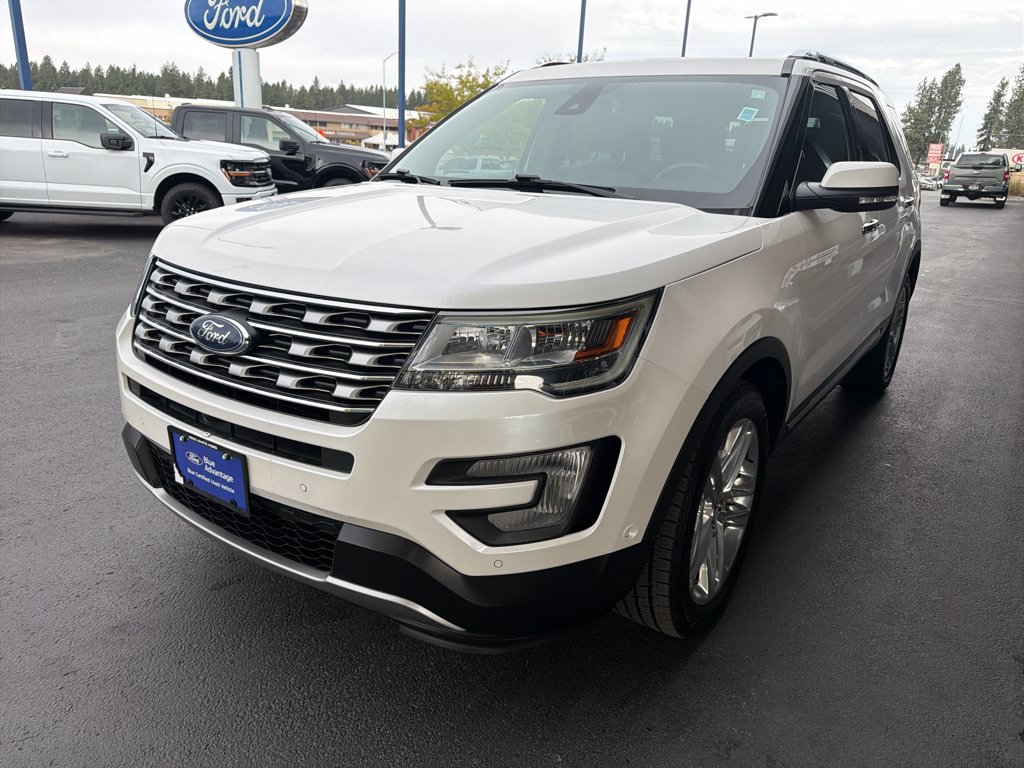 Certified 2017 Ford Explorer Limited AWD/4WD image 3