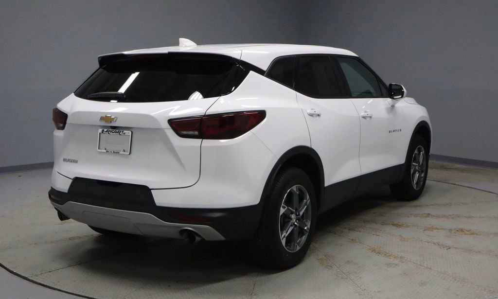 Used 2025 Chevrolet Blazer LT image 5