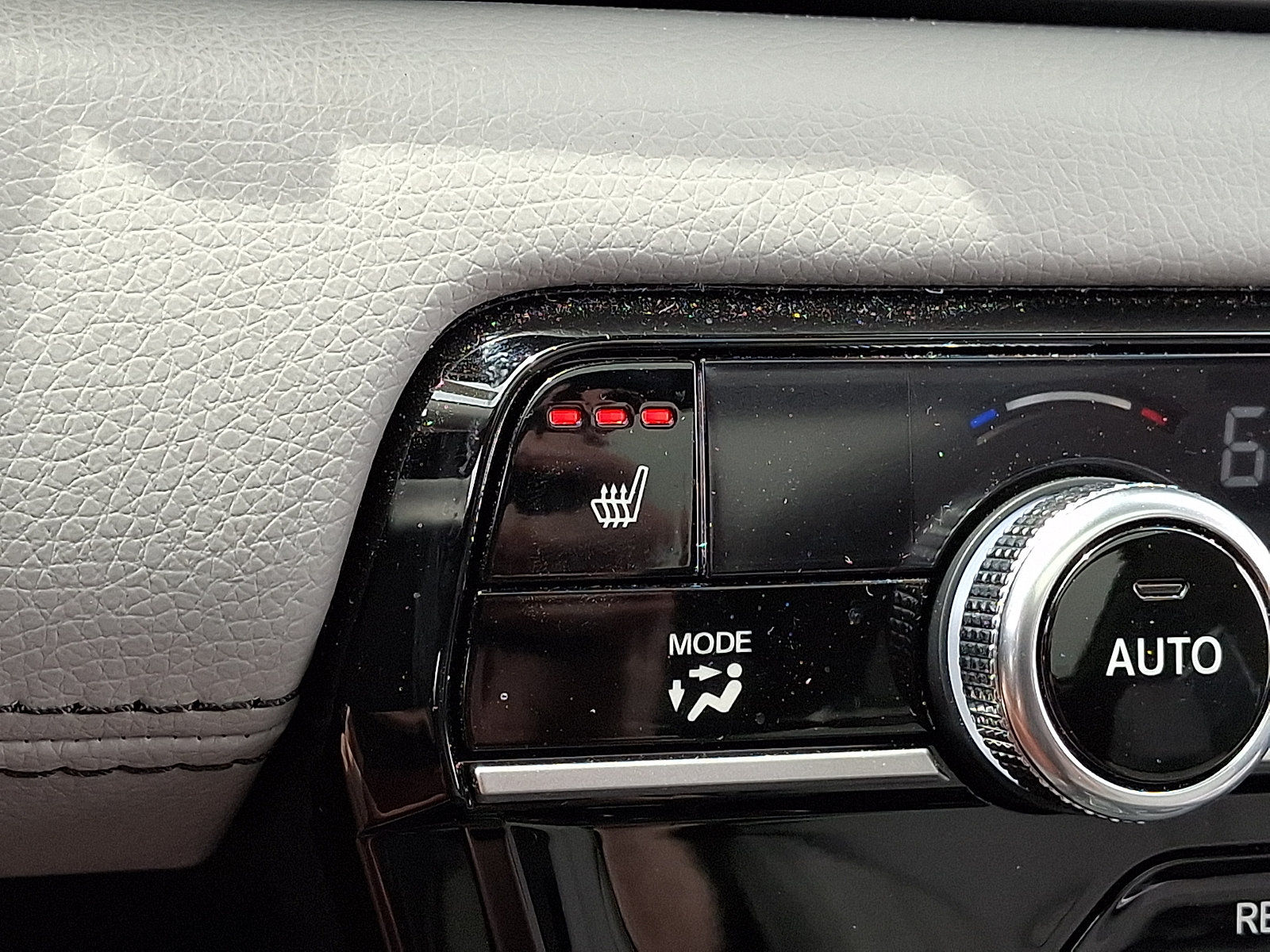 Used 2025 Honda Pilot Touring image 32
