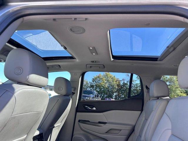 Used 2023 GMC Acadia SLT w/ LPO, Floor Liner Package image 12