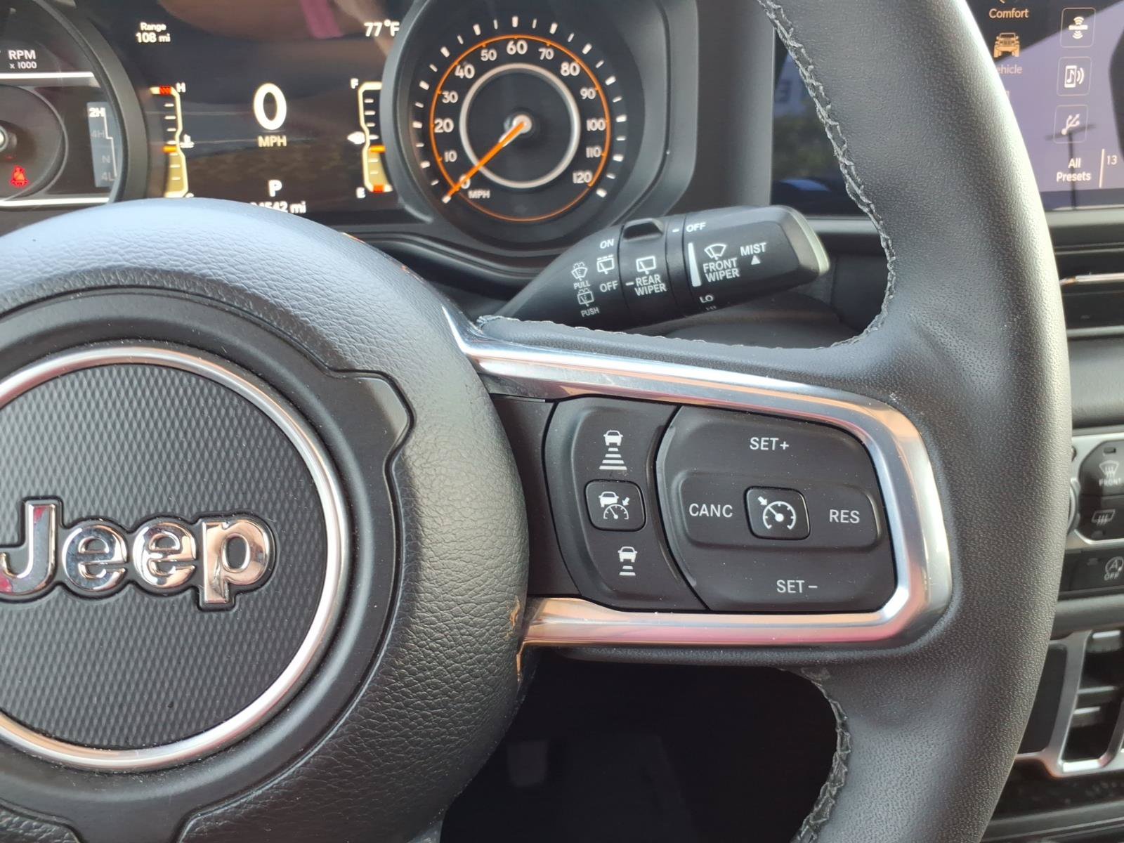 Used 2025 Jeep Wrangler Unlimited Sahara AWD/4WD image 18