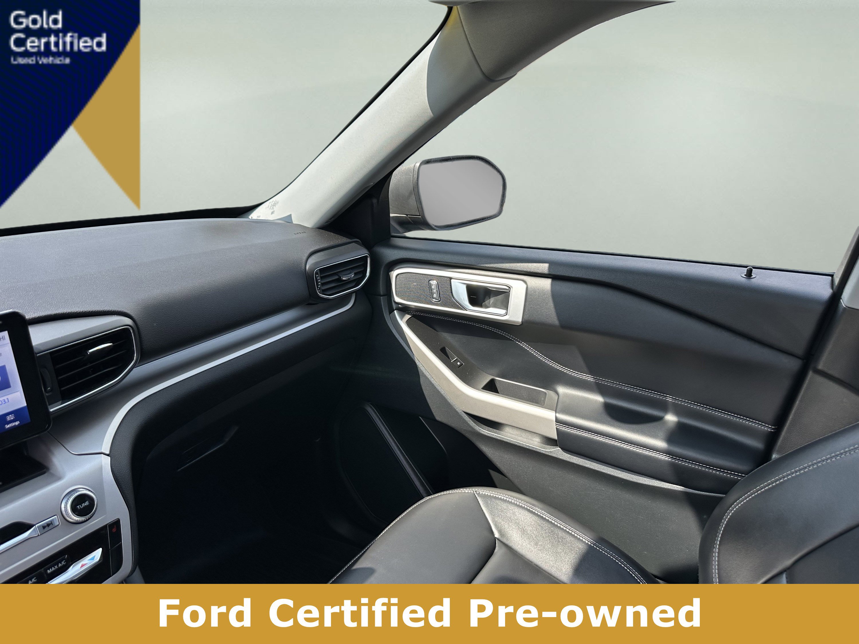 Certified 2022 Ford Explorer XLT w/ Equipment Group 202A AWD/4WD image 16