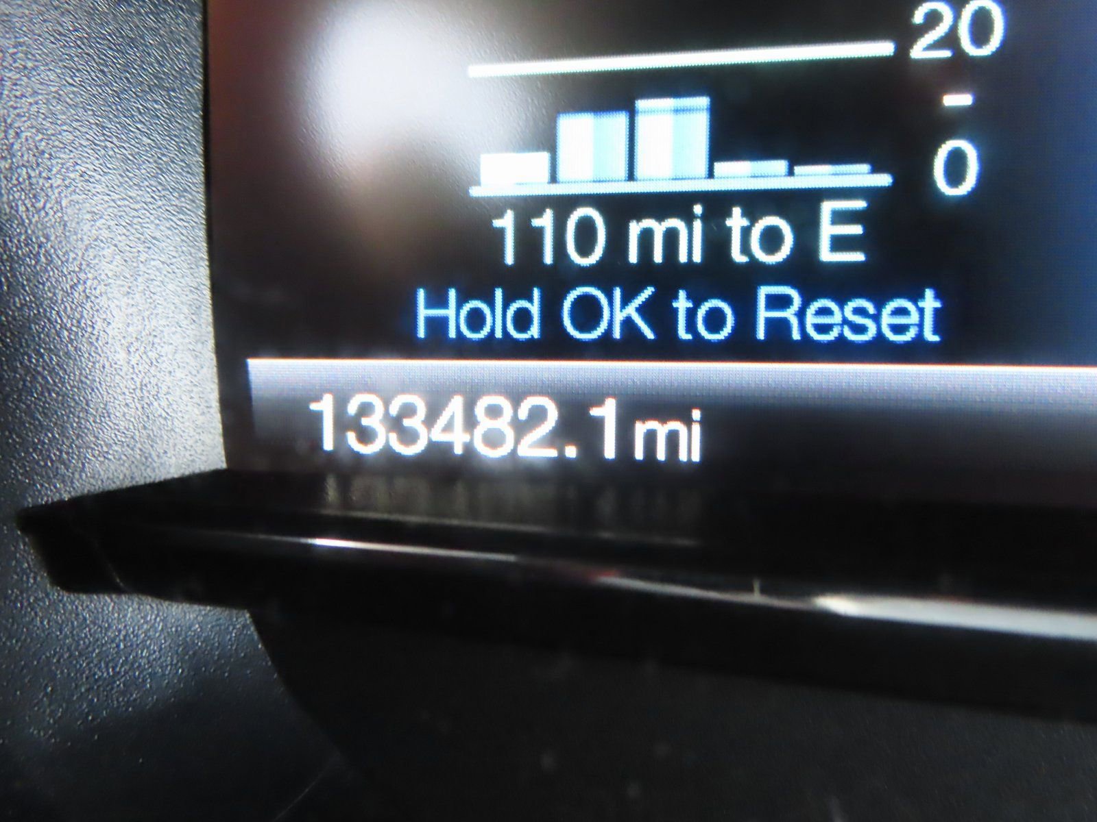 Certified 2018 Ford Explorer XLT w/ Equipment Group 201A image 18