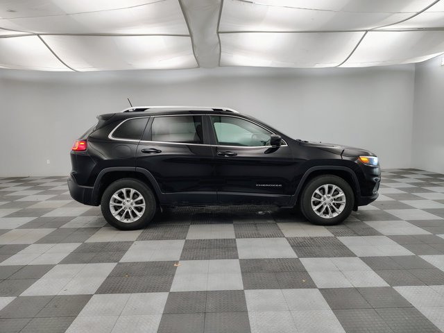 Used 2019 Jeep Cherokee Latitude w/ Cold Weather Group AWD/4WD image 6