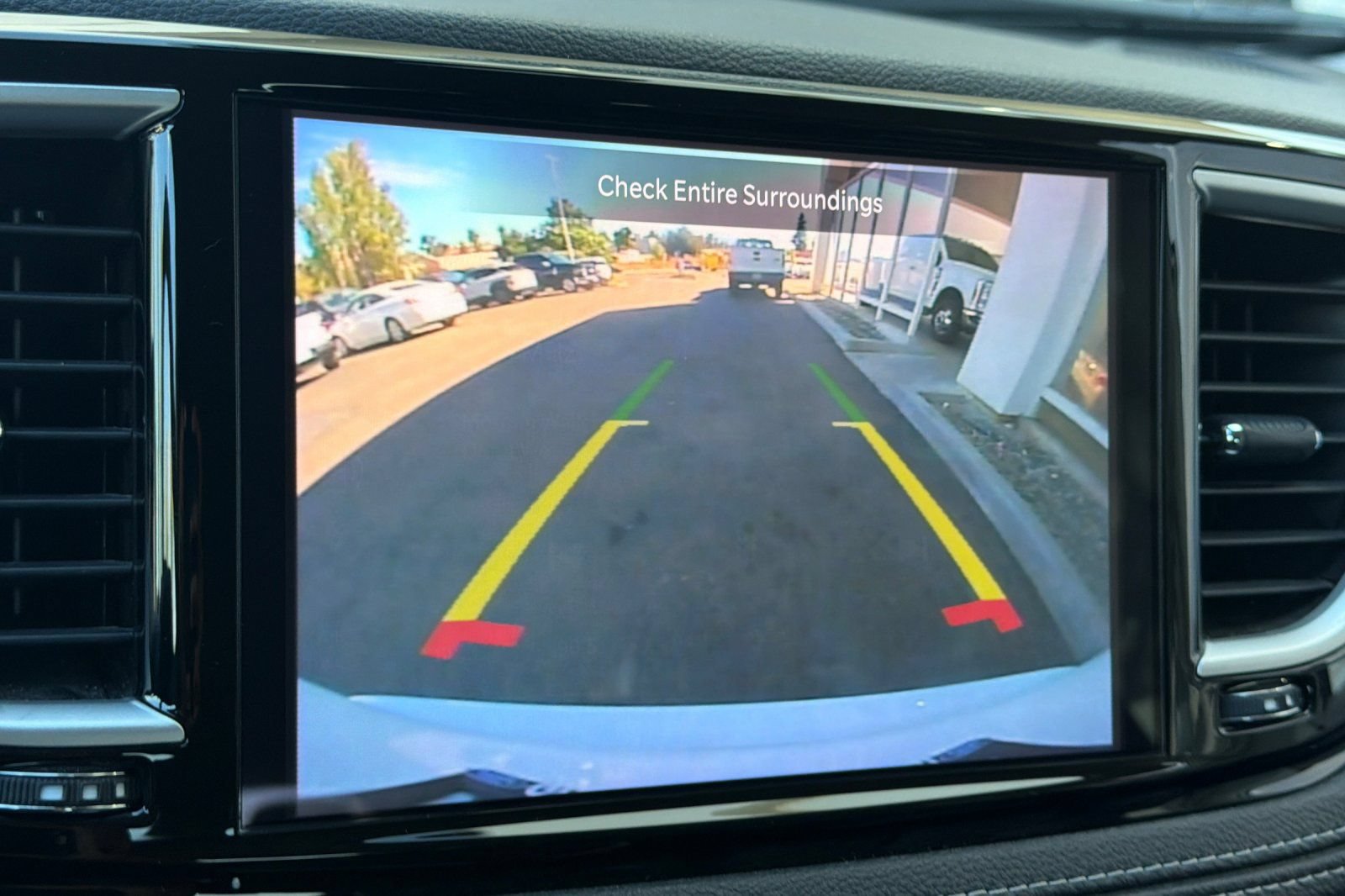 Used 2023 Chrysler Pacifica Touring-L FWD image 22