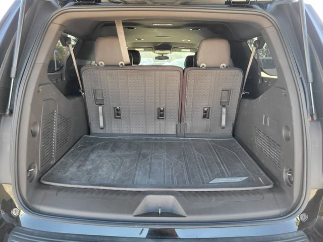 Used 2025 Chevrolet Suburban LS image 6
