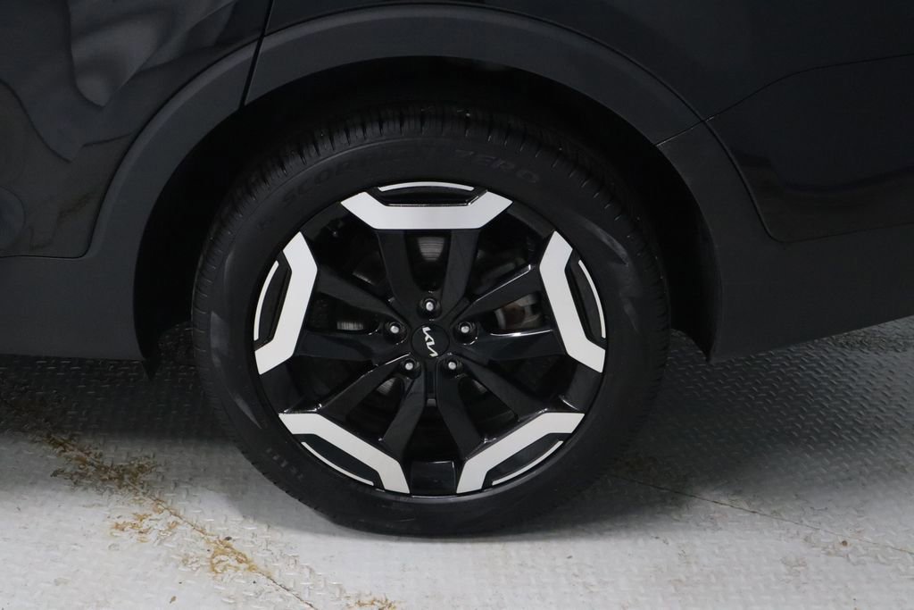 Used 2025 Kia Telluride S image 16