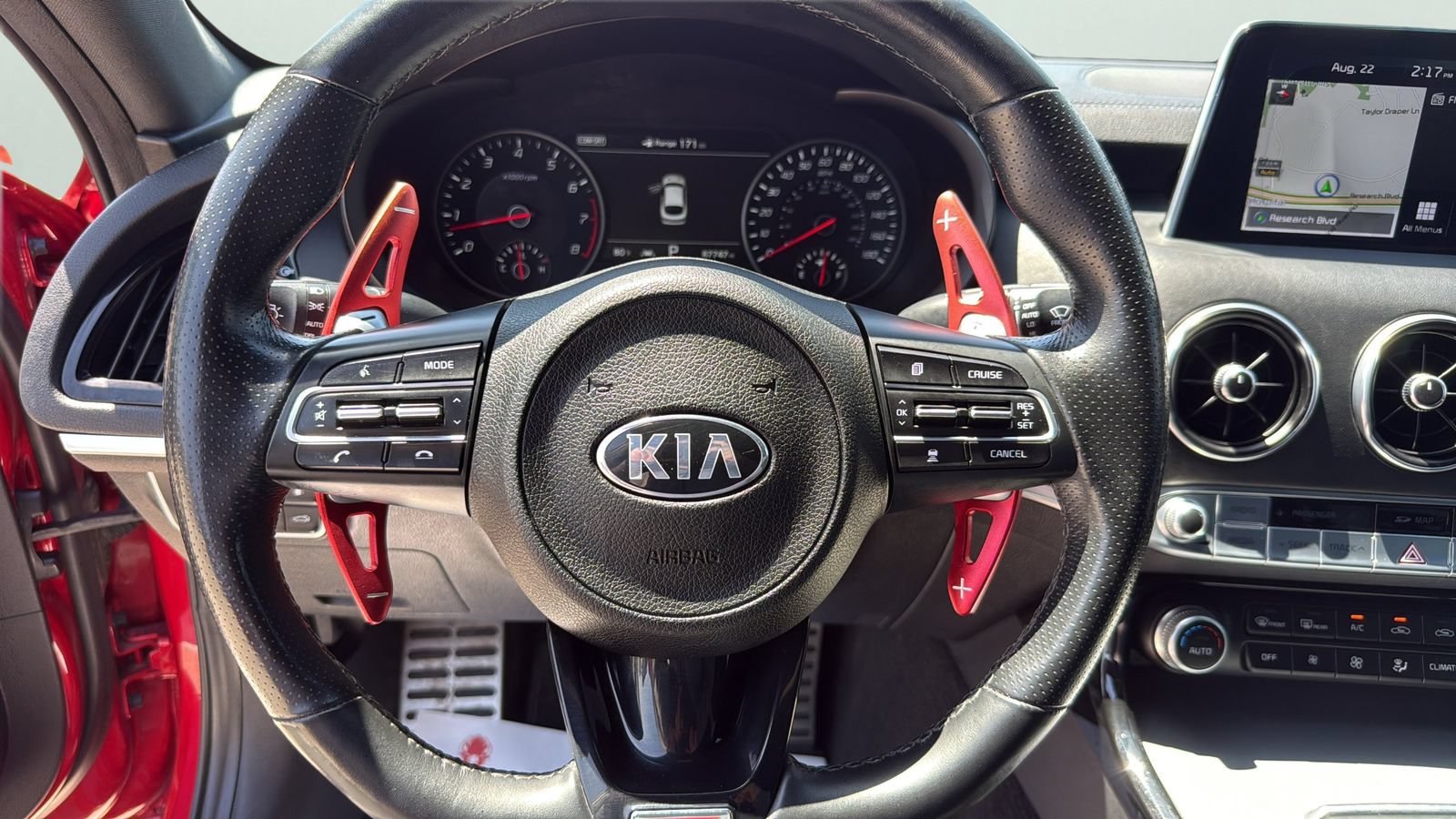 Used 2018 Kia Stinger GT2 AWD/4WD image 14