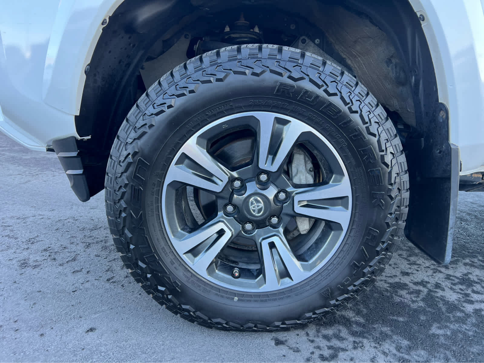 Used 2019 Toyota Tacoma TRD Sport w/ Technology Package AWD/4WD image 13