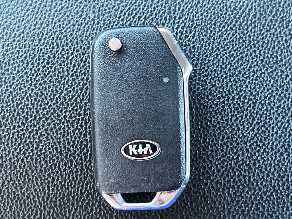 Used 2021 Kia Forte LXS FWD image 17