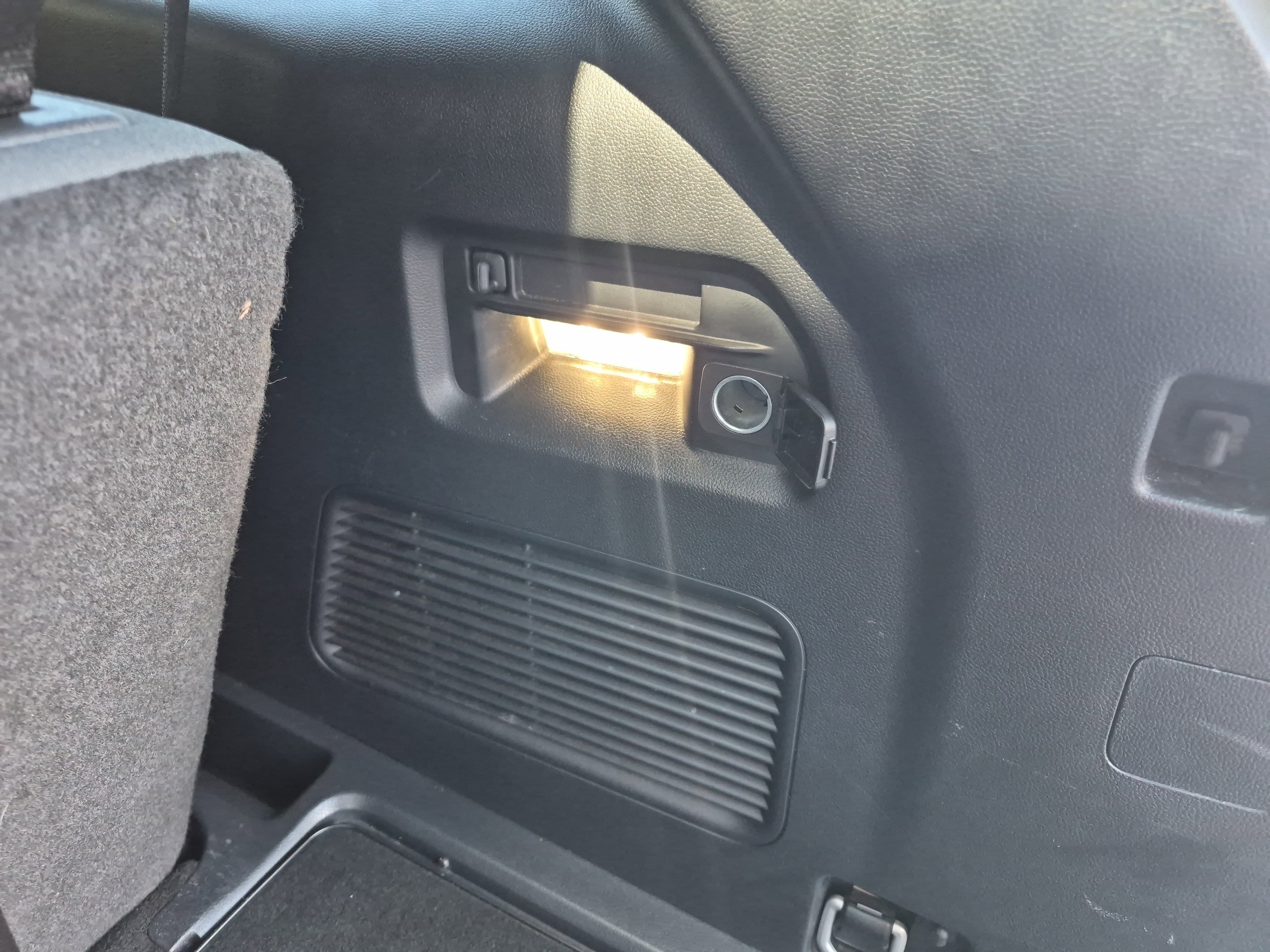 Certified 2025 Ford Explorer Active image 9