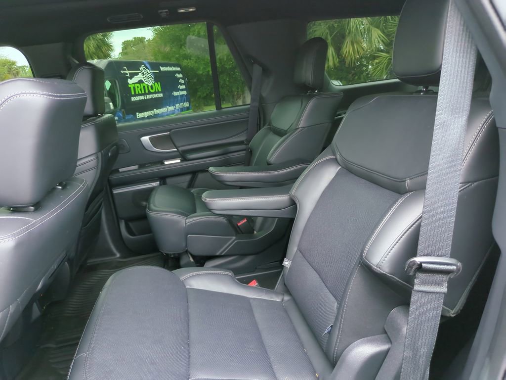Certified 2025 Ford Expedition Platinum w/ Stealth Performance Package AWD/4WD image 21