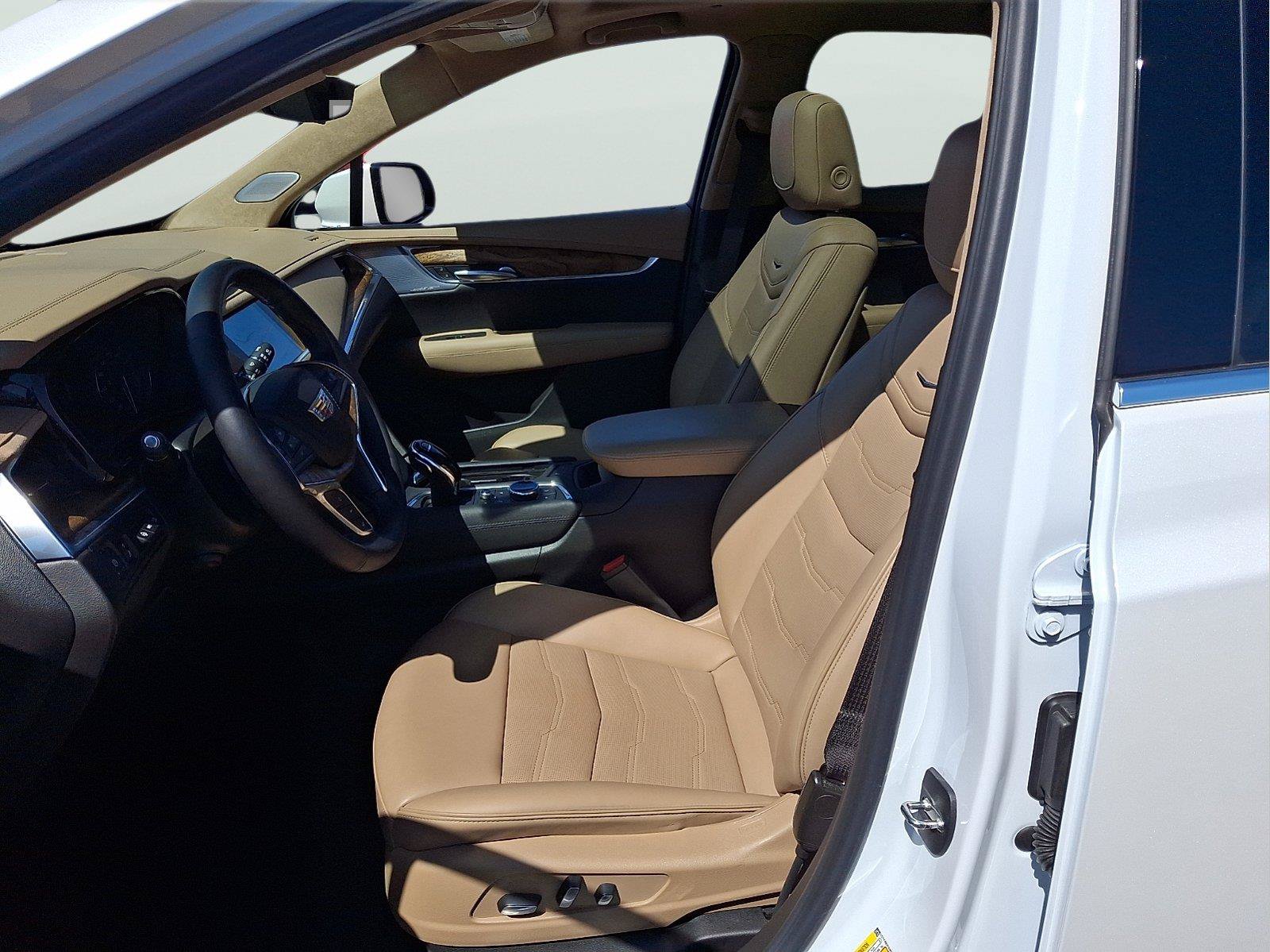 Used 2023 Cadillac XT5 Premium Luxury w/ Platinum Package FWD image 13