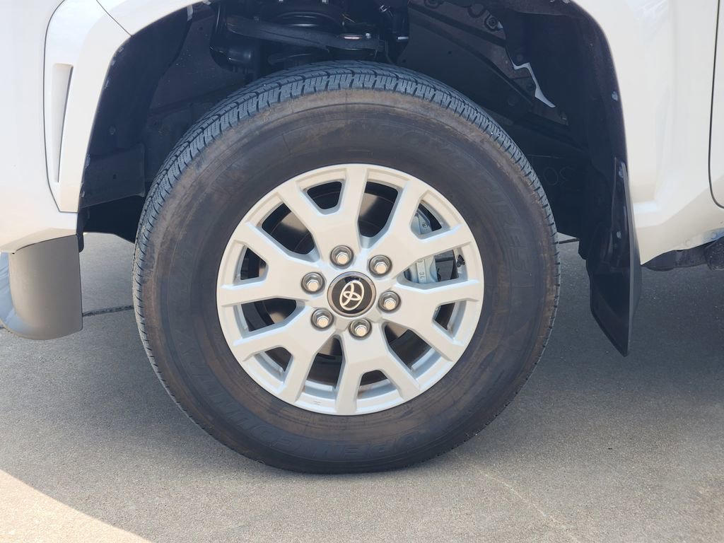 Used 2025 Toyota Tacoma SR5 RWD image 10