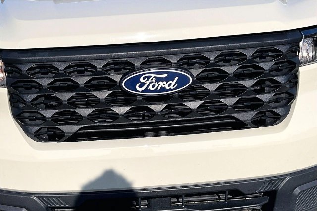 Certified 2025 Ford Maverick XL FWD image 30