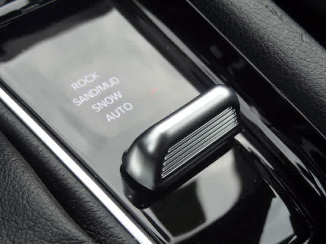 Used 2025 Jeep Compass Trailhawk AWD/4WD image 34