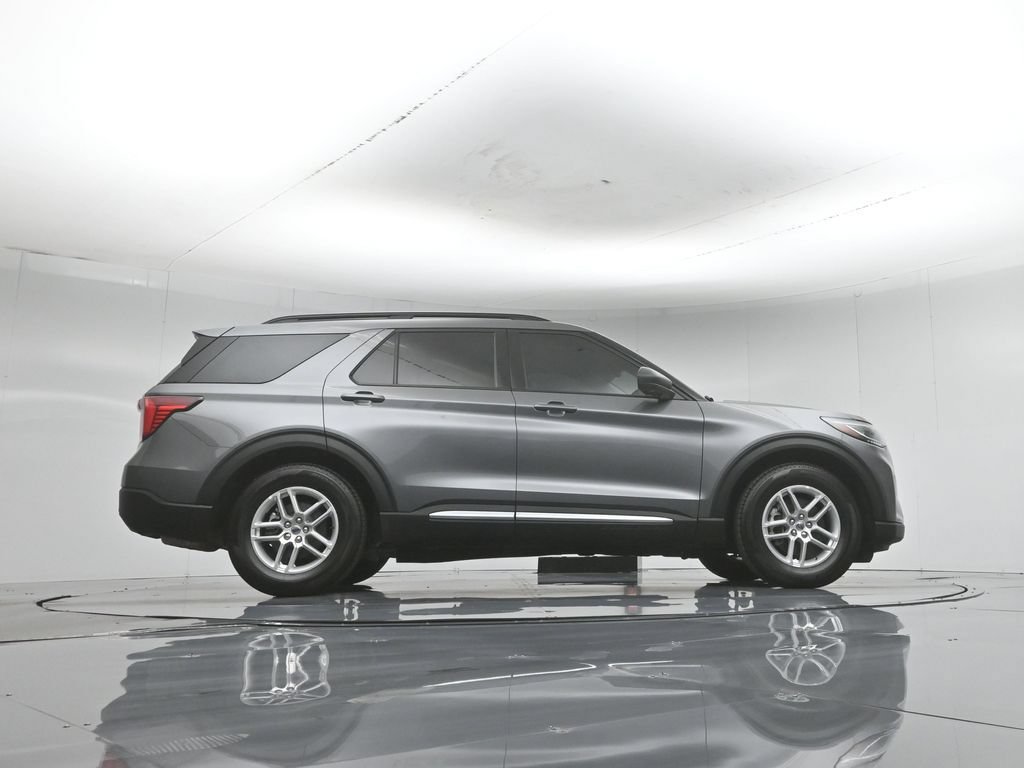 Certified 2025 Ford Explorer Active RWD image 55