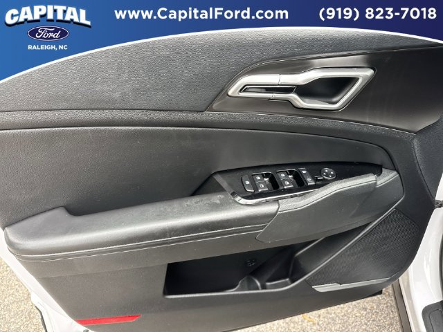 Used 2024 Kia Sportage EX AWD/4WD image 20
