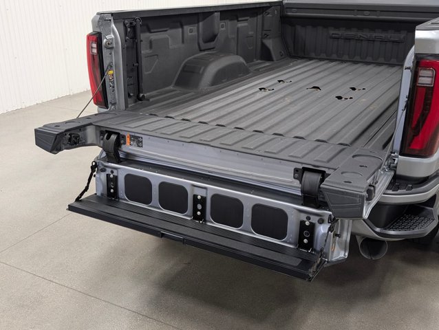 Used 2024 GMC Sierra 3500 Denali w/ Denali Reserve Package AWD/4WD image 25