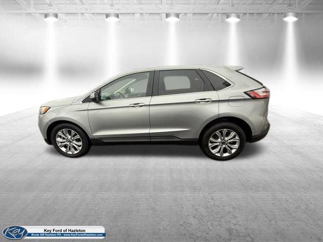 Certified 2022 Ford Edge Titanium image 2