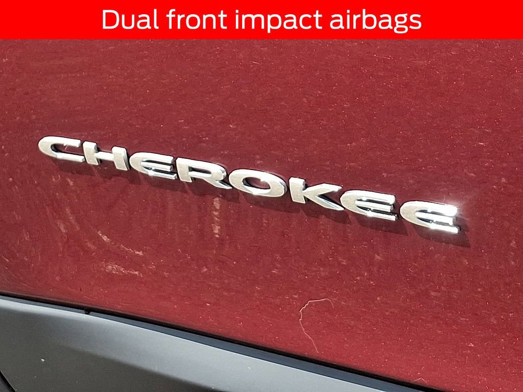 Used 2018 Jeep Cherokee Limited AWD/4WD image 30