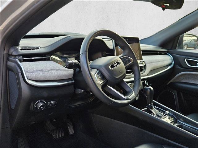 Used 2024 Jeep Compass Latitude AWD/4WD image 8