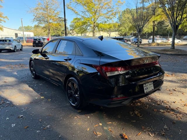 Used 2023 Hyundai Elantra SEL w/ Cargo Package image 3