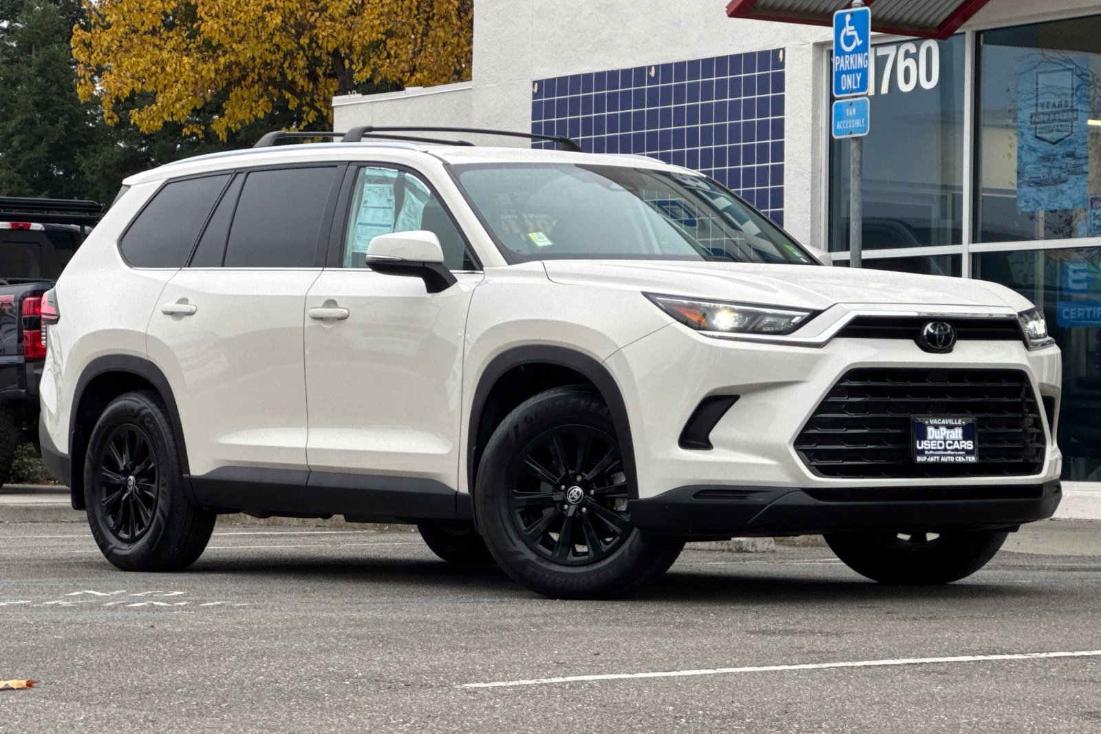 Used 2024 Toyota Grand Highlander AWD image 8