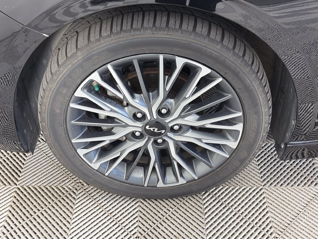 Used 2022 Kia Forte GT-Line w/ GT-Line Premium Package FWD image 8