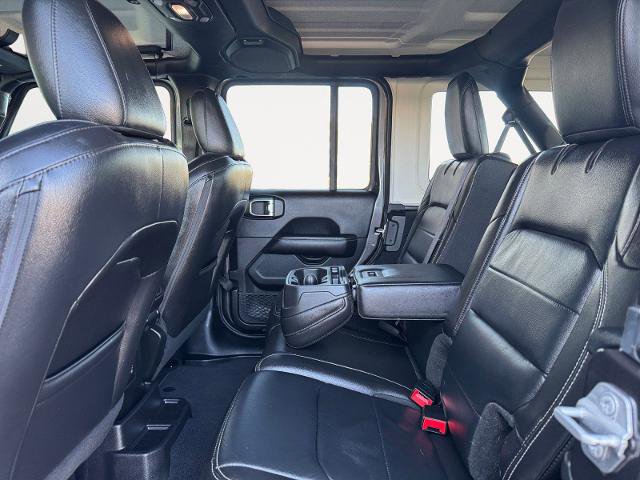 Used 2018 Jeep Wrangler Unlimited Sahara image 11