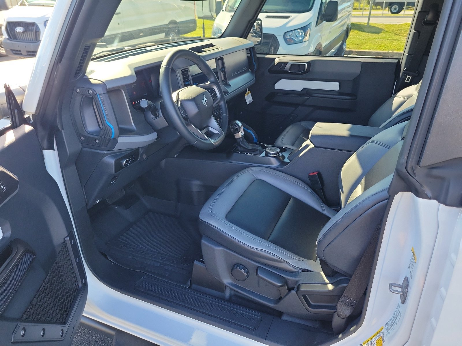 Certified 2024 Ford Bronco Black Diamond AWD/4WD image 10