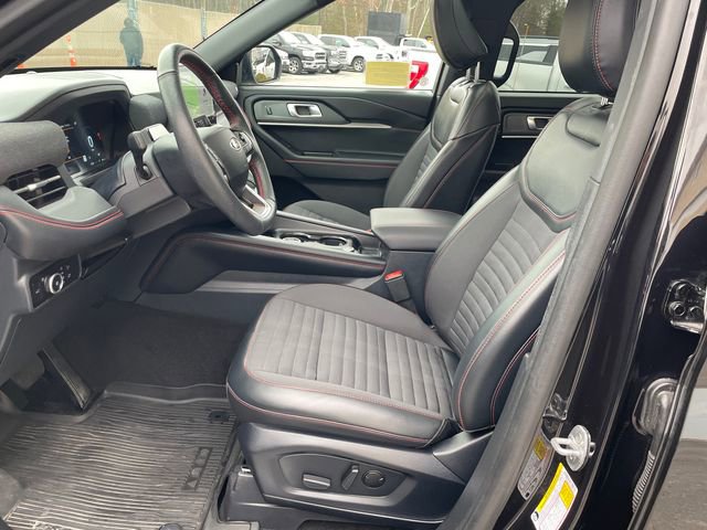 Certified 2025 Ford Explorer ST-Line w/ ST-Line Street Pack image 42