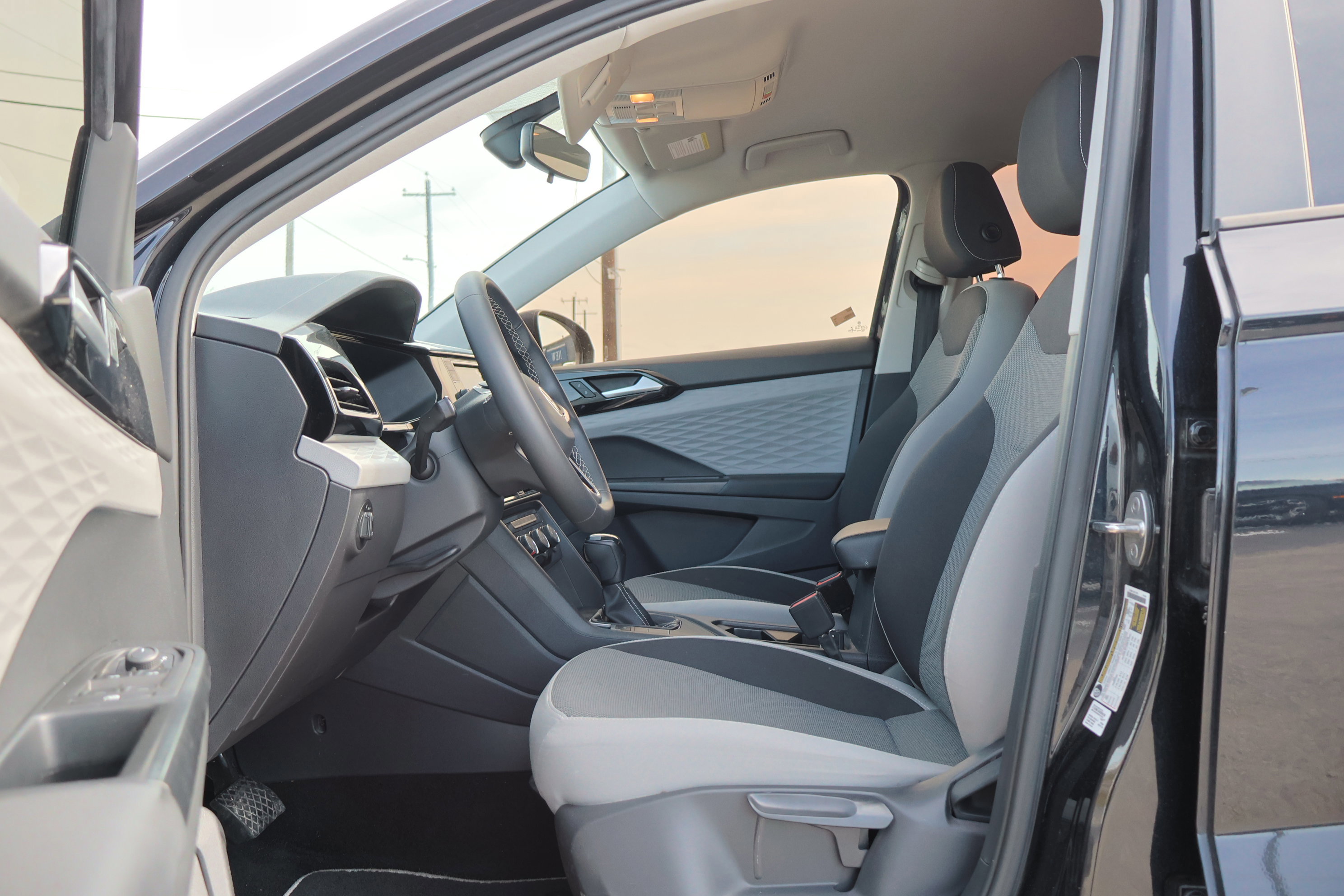 Used 2023 Volkswagen Taos S image 13