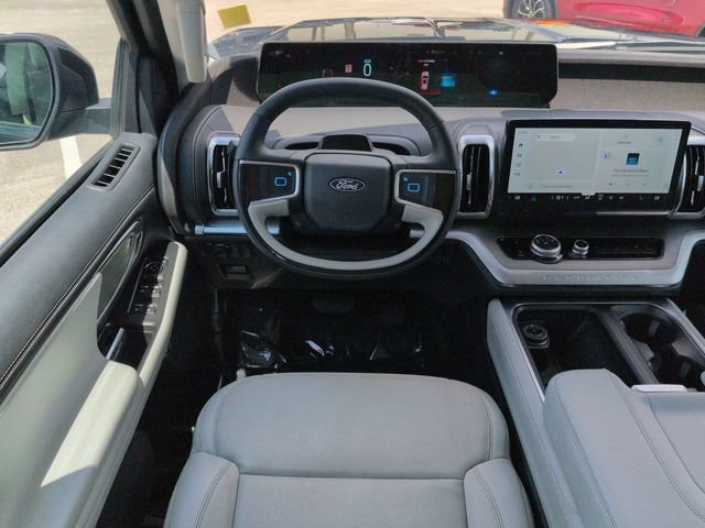 Certified 2025 Ford Expedition Platinum w/ Driver's Package AWD/4WD image 16