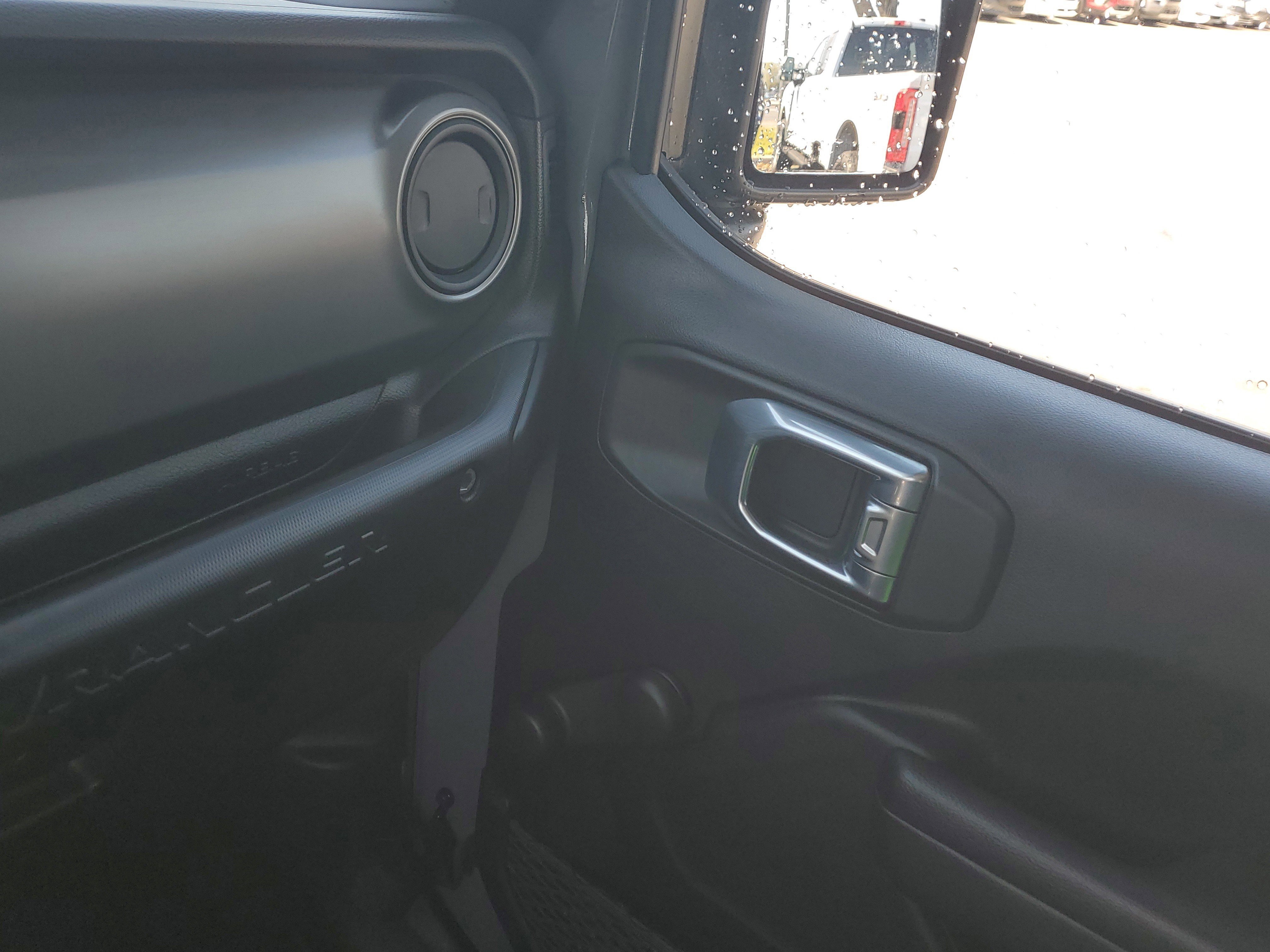 Used 2022 Jeep Wrangler Sport image 24