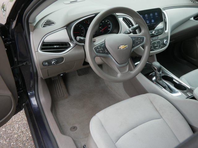 Used 2022 Chevrolet Malibu LS w/ Driver Confidence Package II FWD image 9