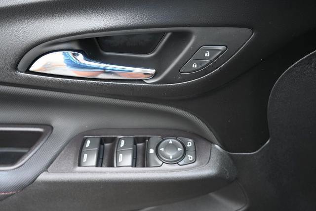Used 2022 Chevrolet Equinox RS w/ Infotainment Package image 21