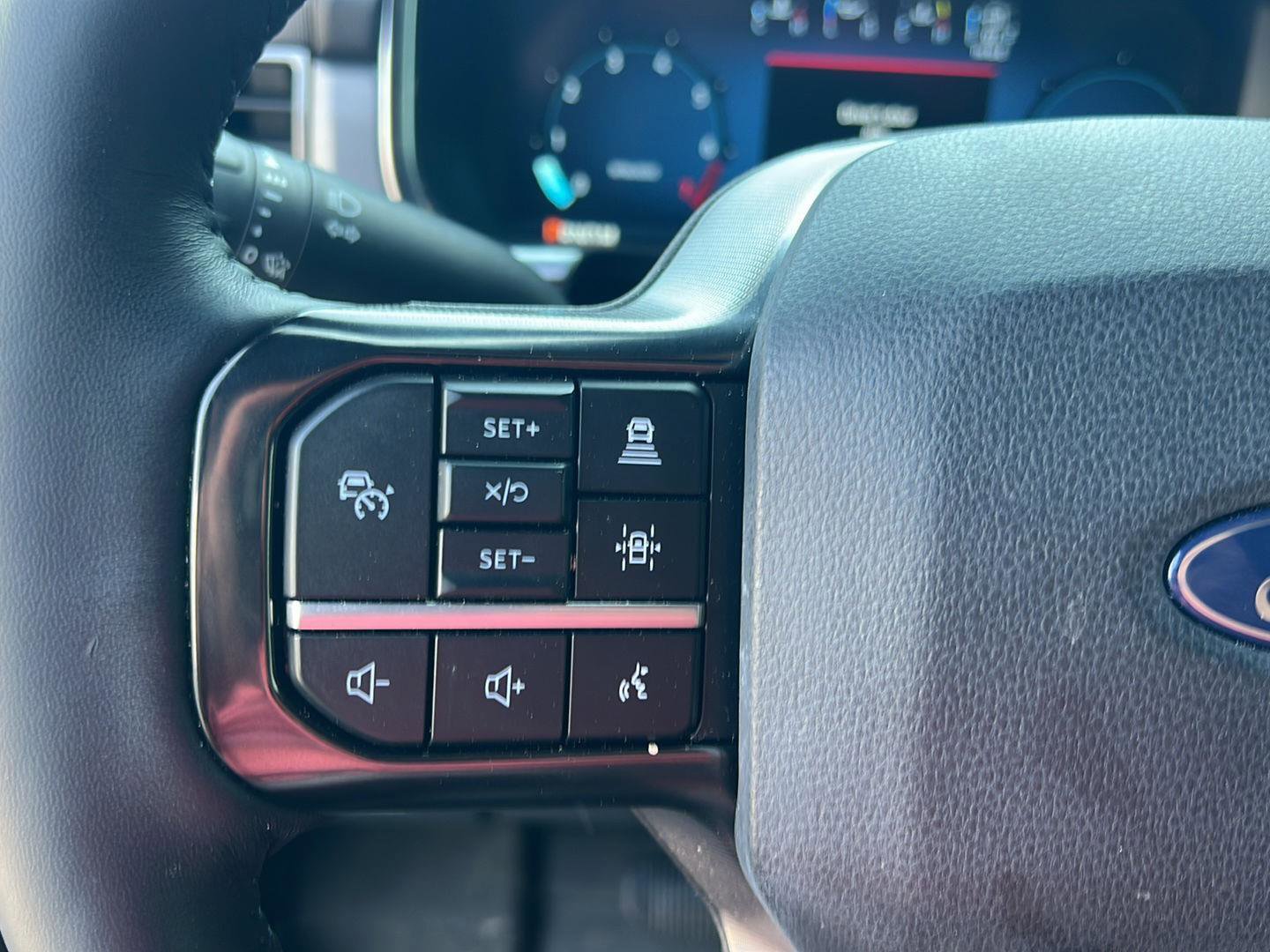 Certified 2024 Ford F150 Platinum w/ FX4 Off-Road Package image 22